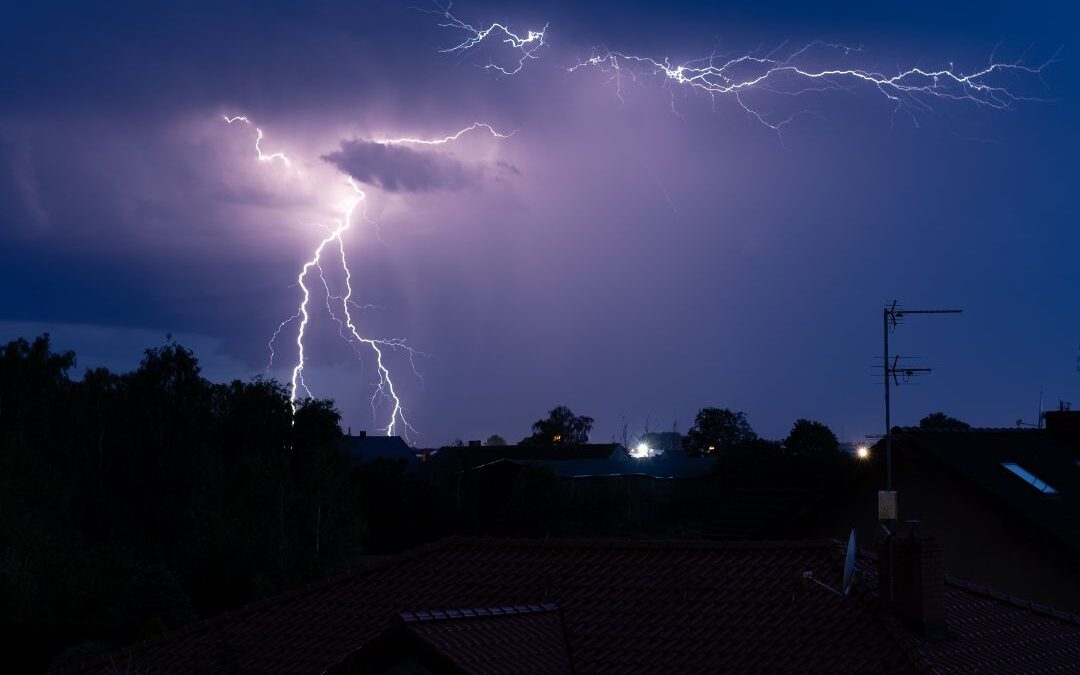 What to Do If Your Shingle Roof Starts Leaking During a Storm